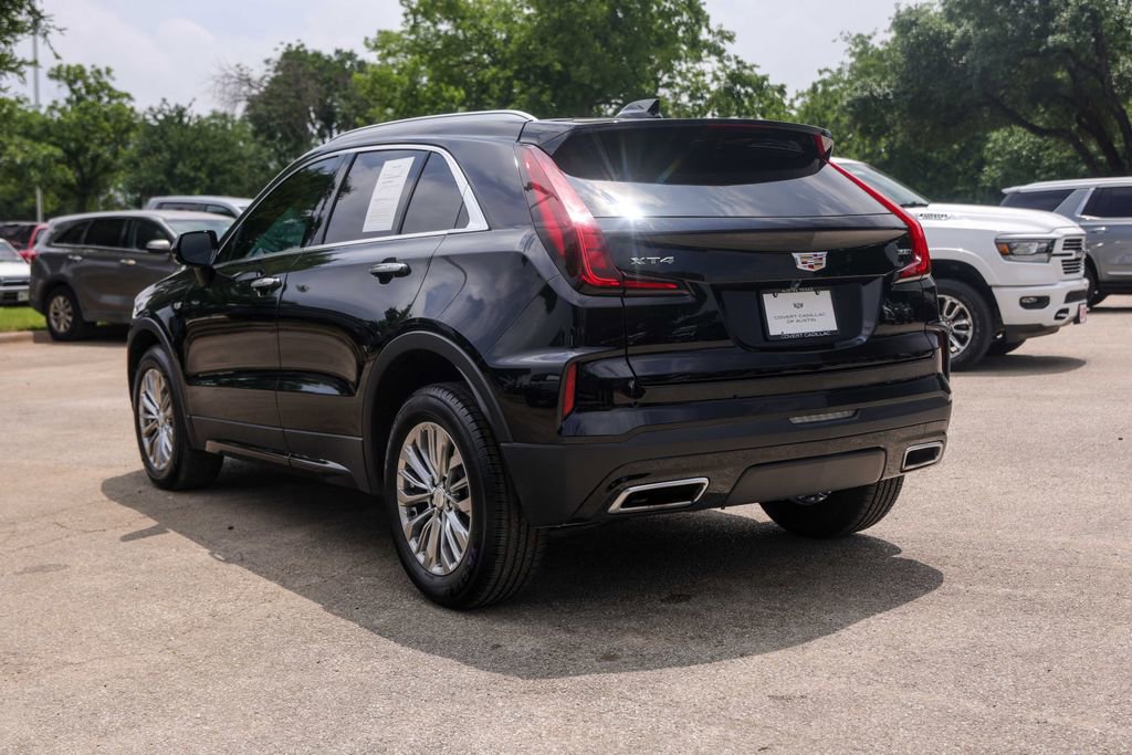 Certified 2024 Cadillac XT4 Premium Luxury w/ Cold Weather Package FWD image 3