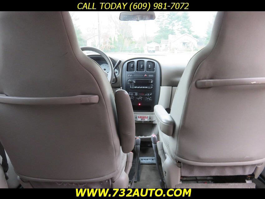 Used 2005 Dodge Grand Caravan SE w/ Popular Equipment Group I image 32