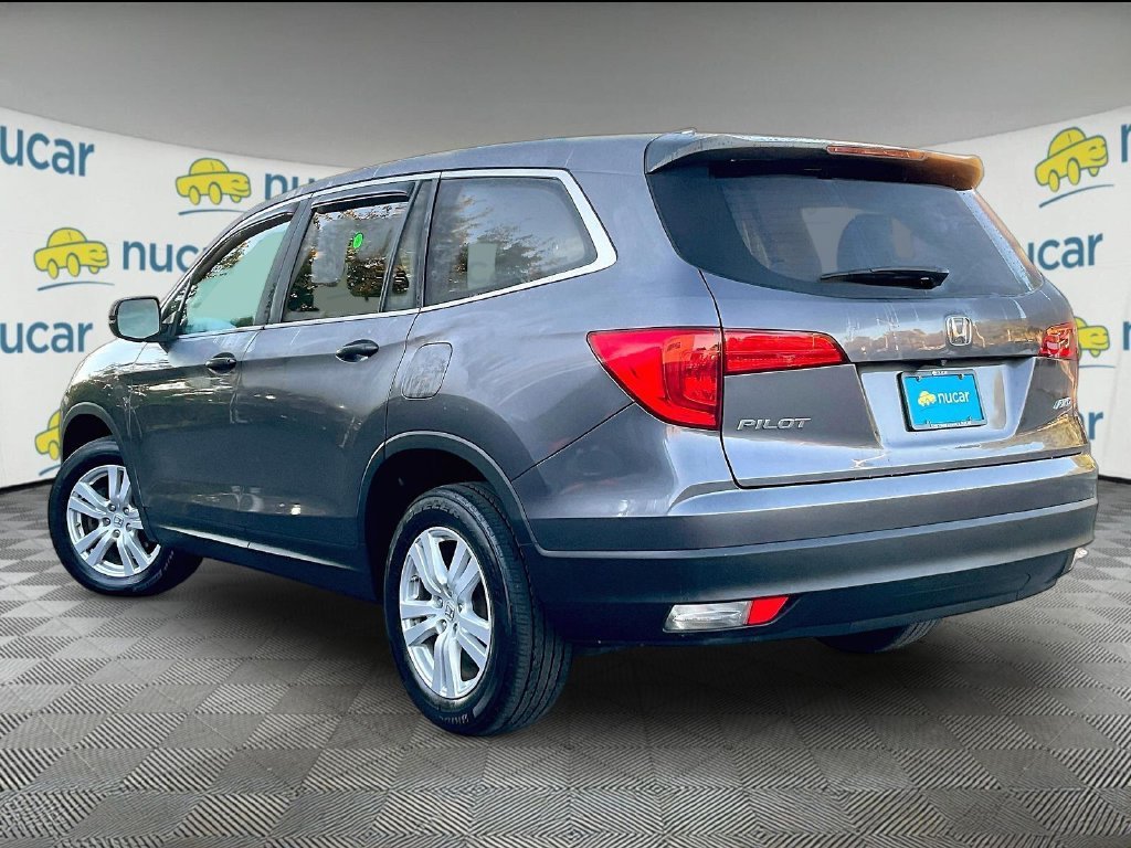 Used 2018 Honda Pilot LX image 4