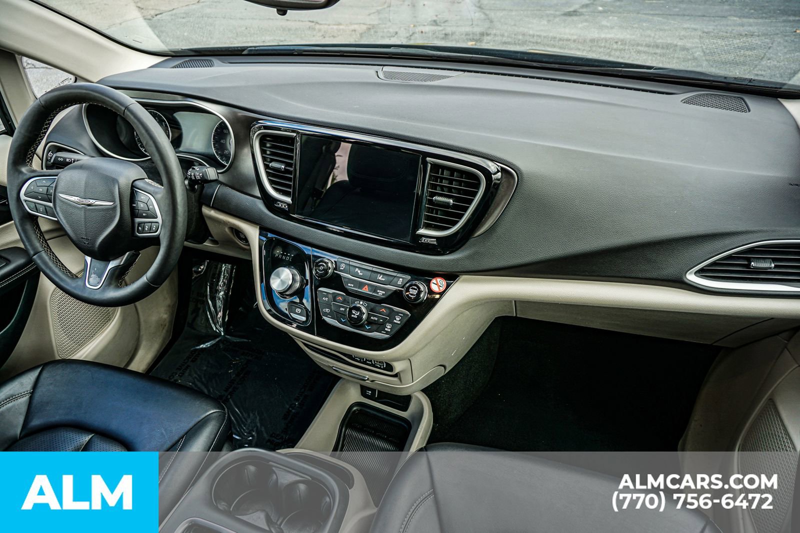 Used 2024 Chrysler Pacifica Touring-L image 26