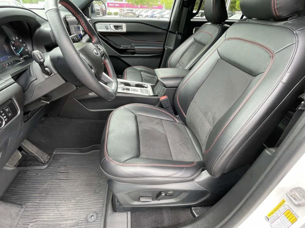 Used 2023 Ford Explorer ST-Line w/ Class IV Trailer Tow Package image 14