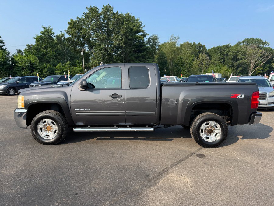 Used 2010 Chevrolet Silverado 2500 LT AWD/4WD image 2