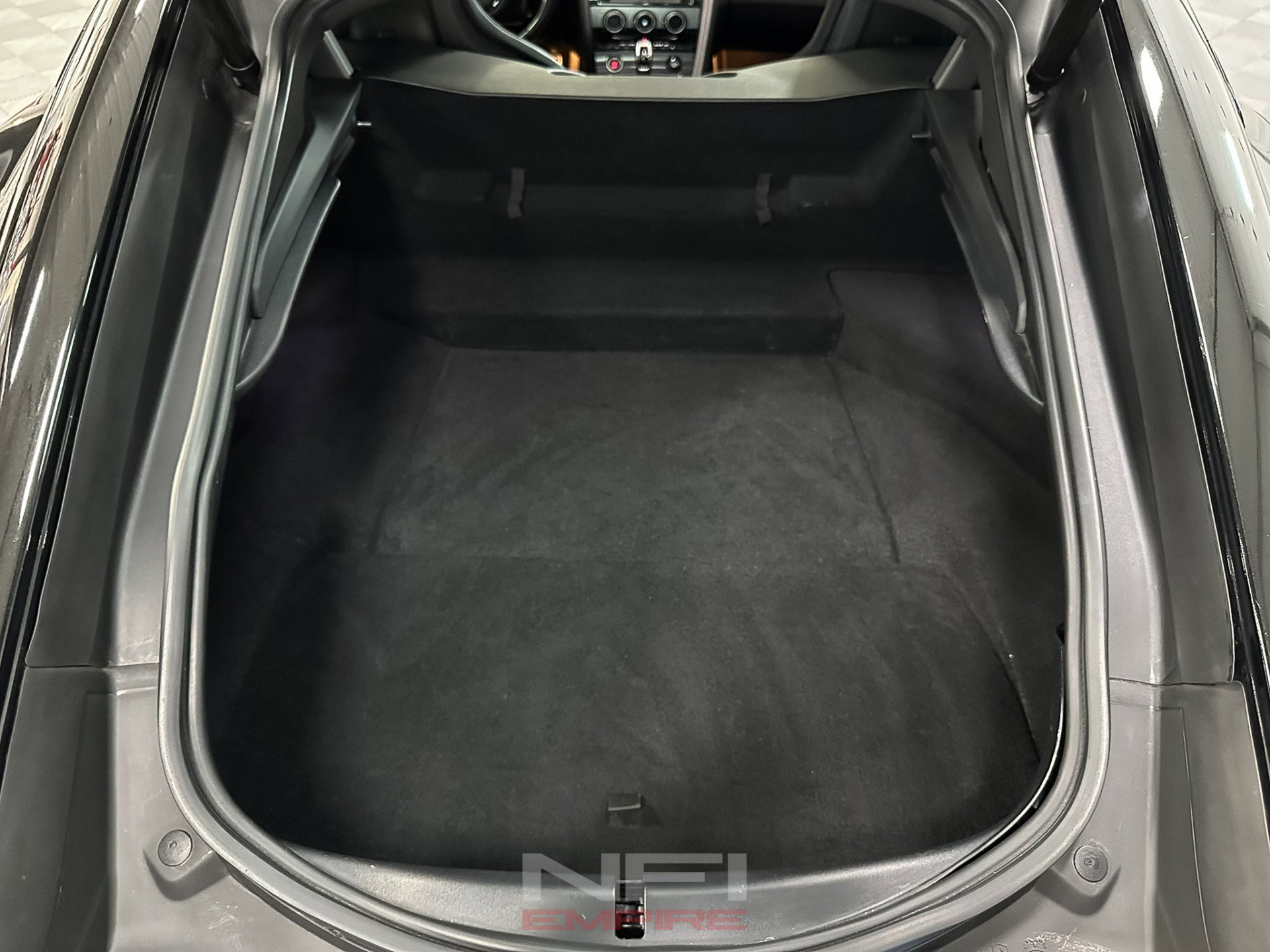 Used 2018 Jaguar F-TYPE R image 45