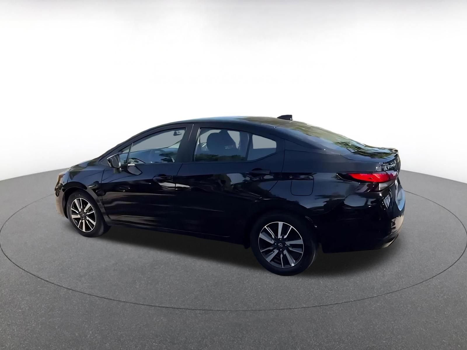 Used 2025 Nissan Versa SV image 10