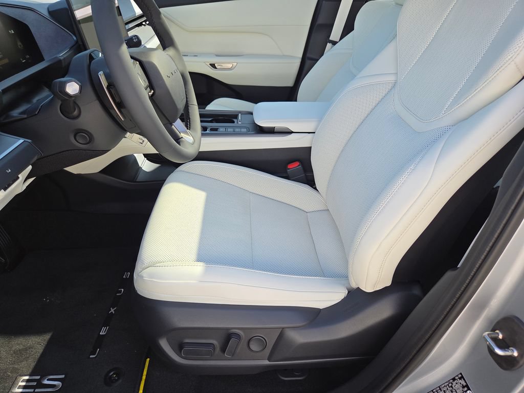 New 2026 Lexus ES 350h AWD image 8