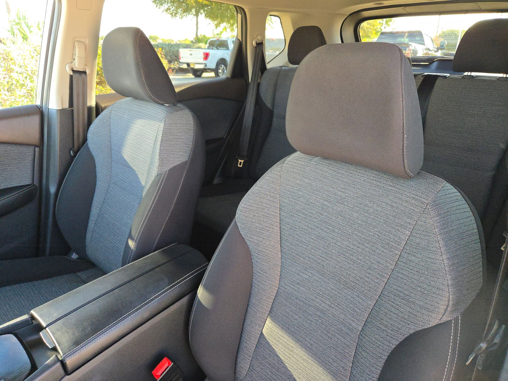 Used 2023 Nissan Rogue SV image 9