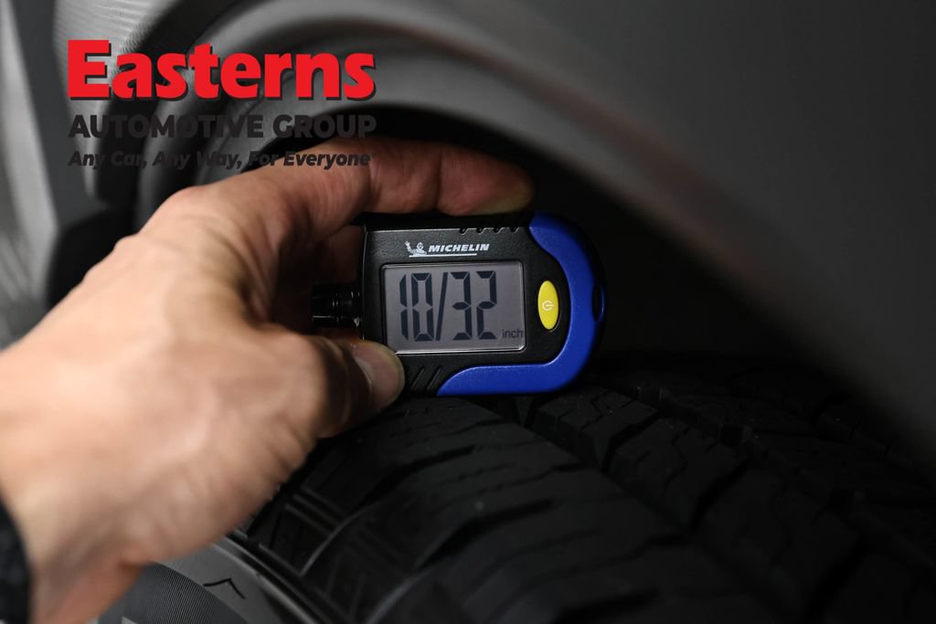 Used 2025 Subaru Ascent Premium AWD/4WD image 27