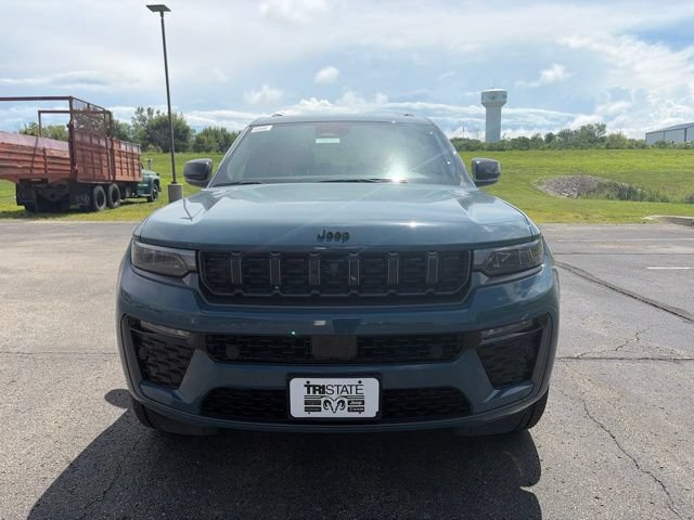 New 2026 Jeep Grand Cherokee L Limited AWD/4WD image 2