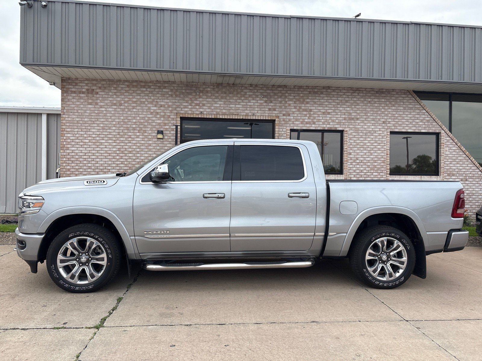 Used 2023 RAM 1500 Limited w/ Body Color Bumper Group AWD/4WD image 2