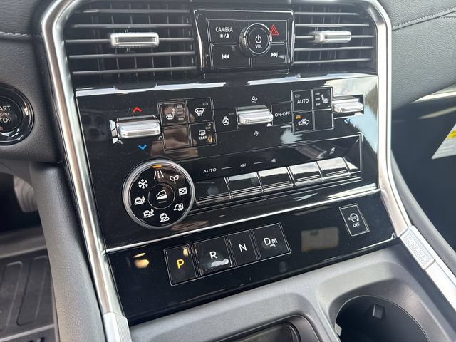 Used 2025 Nissan Armada SL AWD/4WD image 25