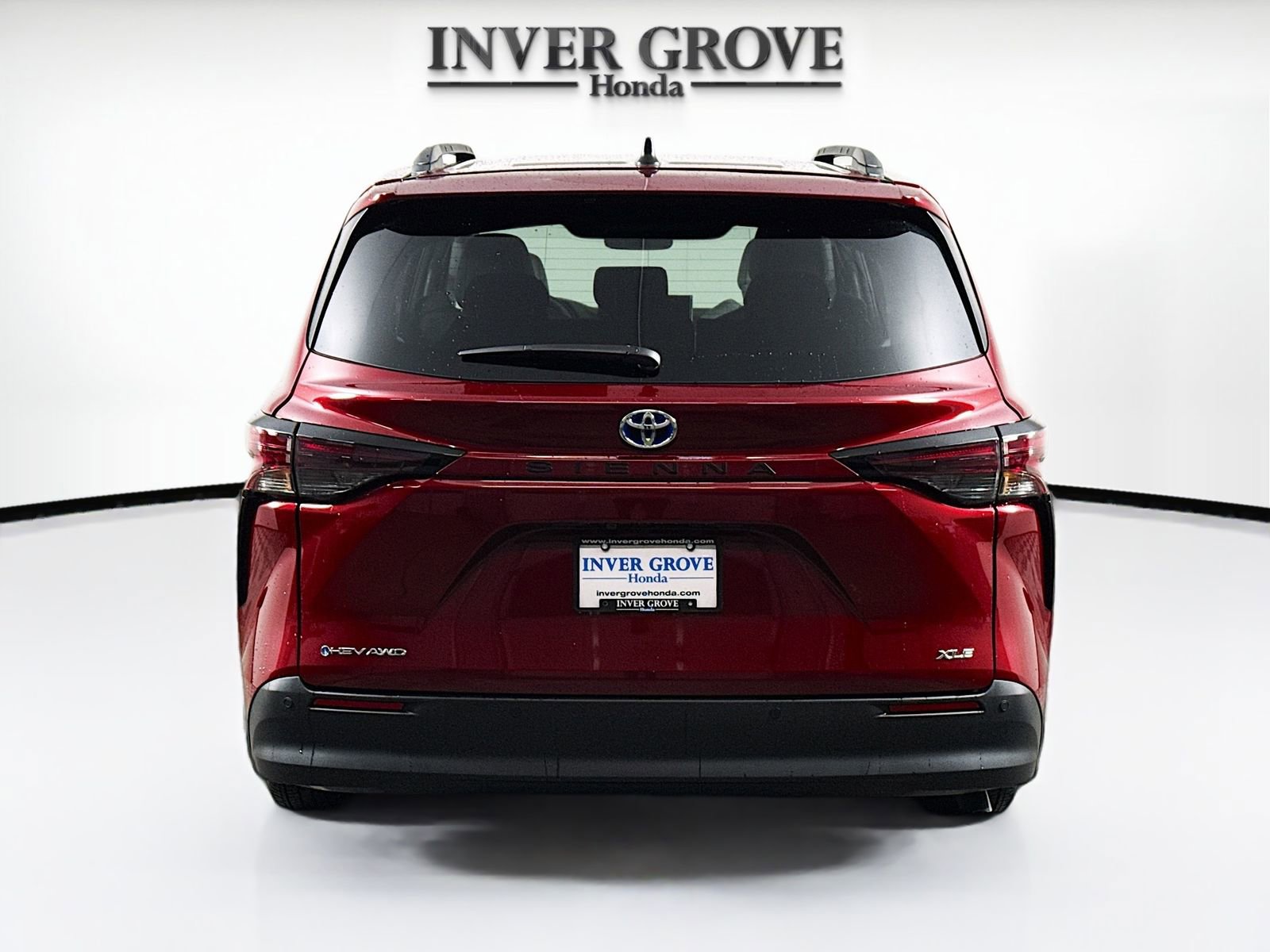 Used 2025 Toyota Sienna XLE w/ XLE Plus Package AWD/4WD image 6