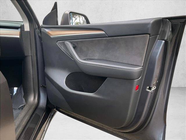 Used 2023 Tesla Model Y Performance AWD/4WD image 17