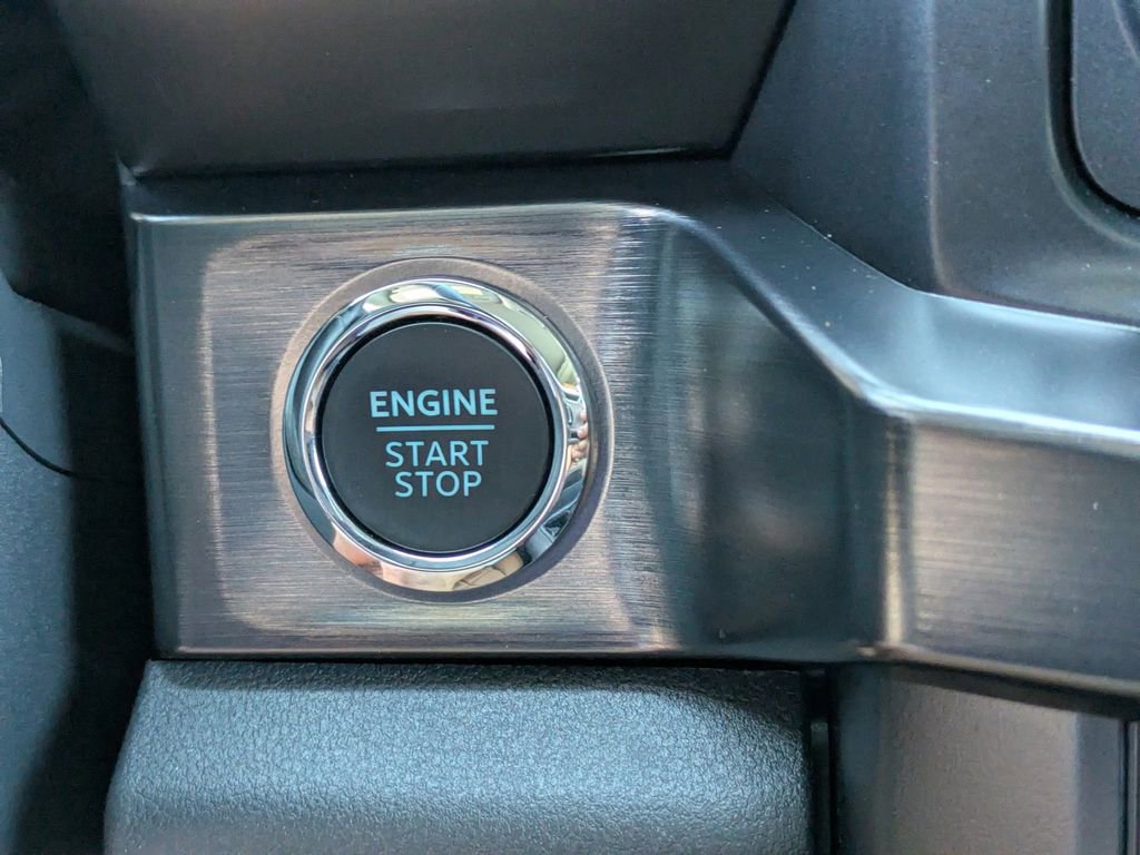 New 2026 Ford F250 Lariat w/ Black Appearance Package image 34