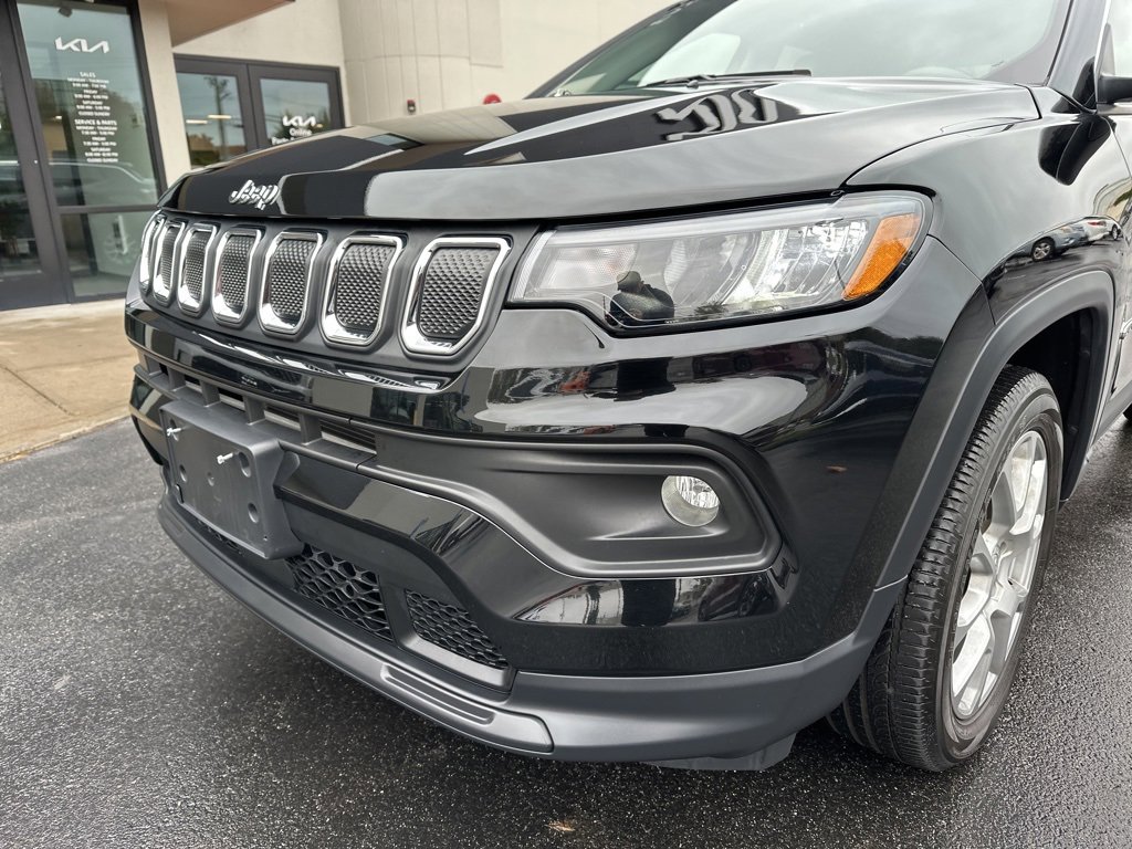 Used 2022 Jeep Compass Latitude image 13