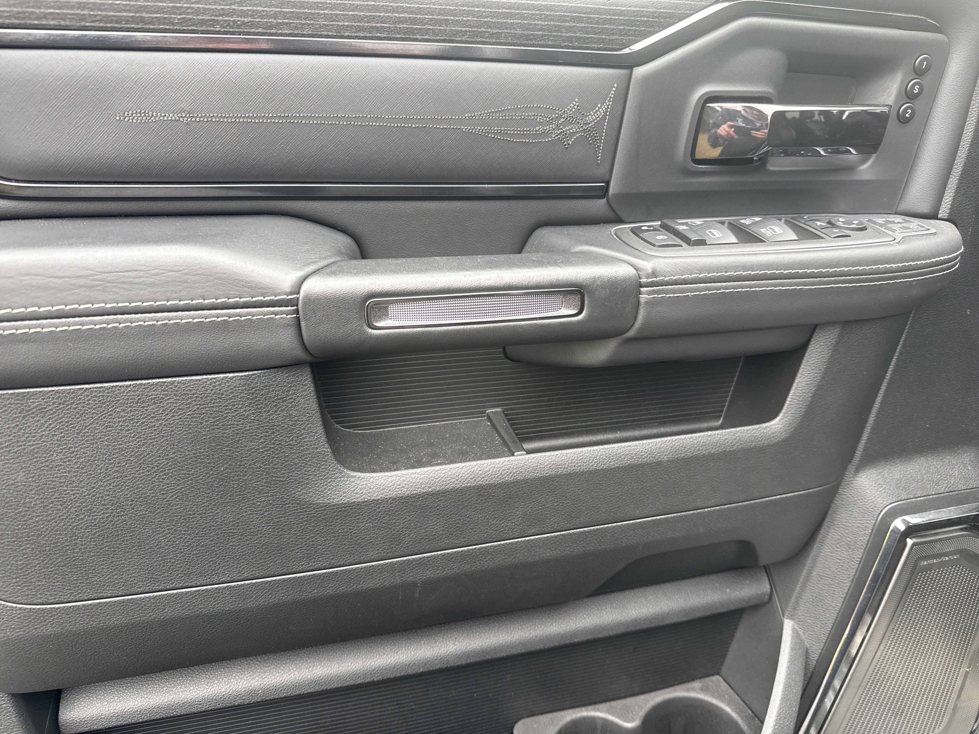 Used 2023 RAM 2500 Limited image 19