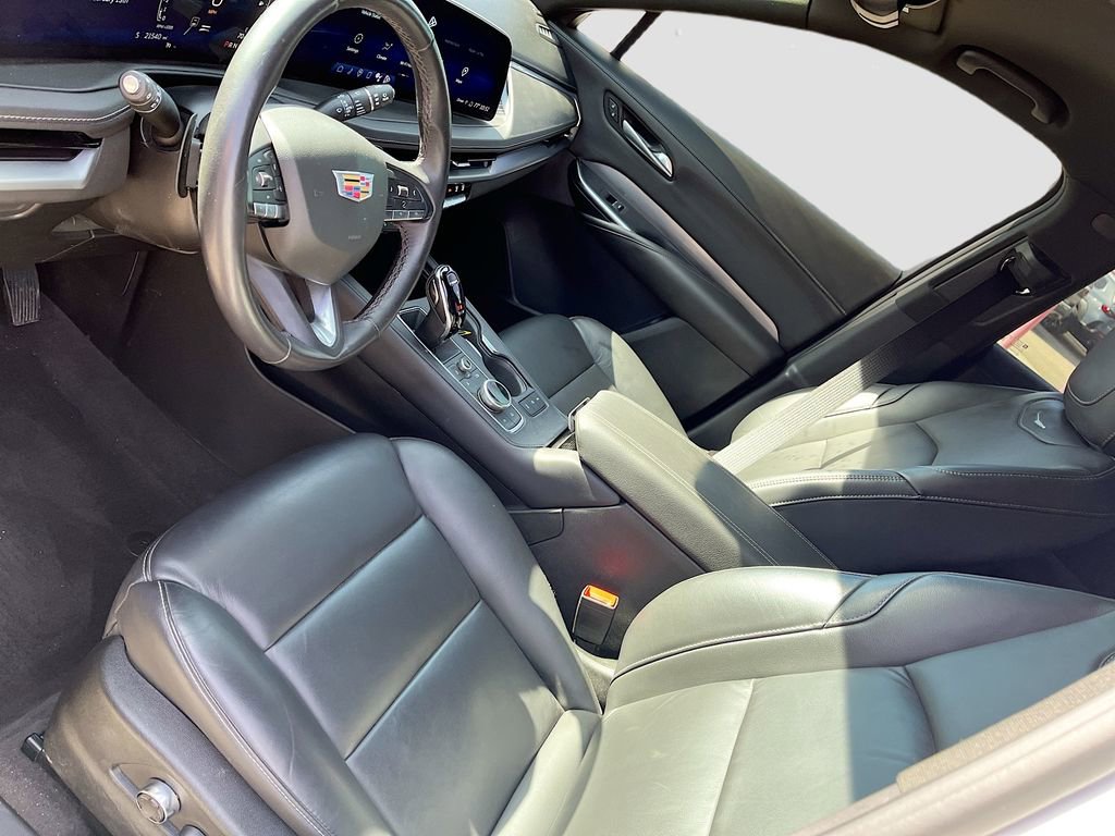 Used 2024 Cadillac XT4 Premium Luxury w/ Cold Weather Package FWD image 20