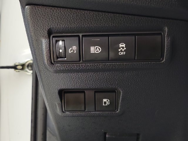 Used 2024 Toyota Corolla Cross AWD Hybrid image 23