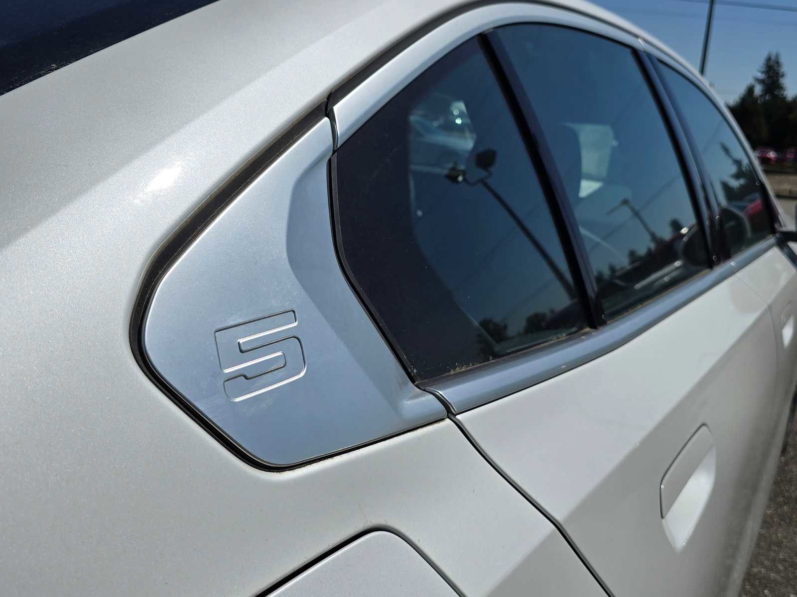 Used 2024 BMW i5 eDrive40i w/ M Sport Package image 15