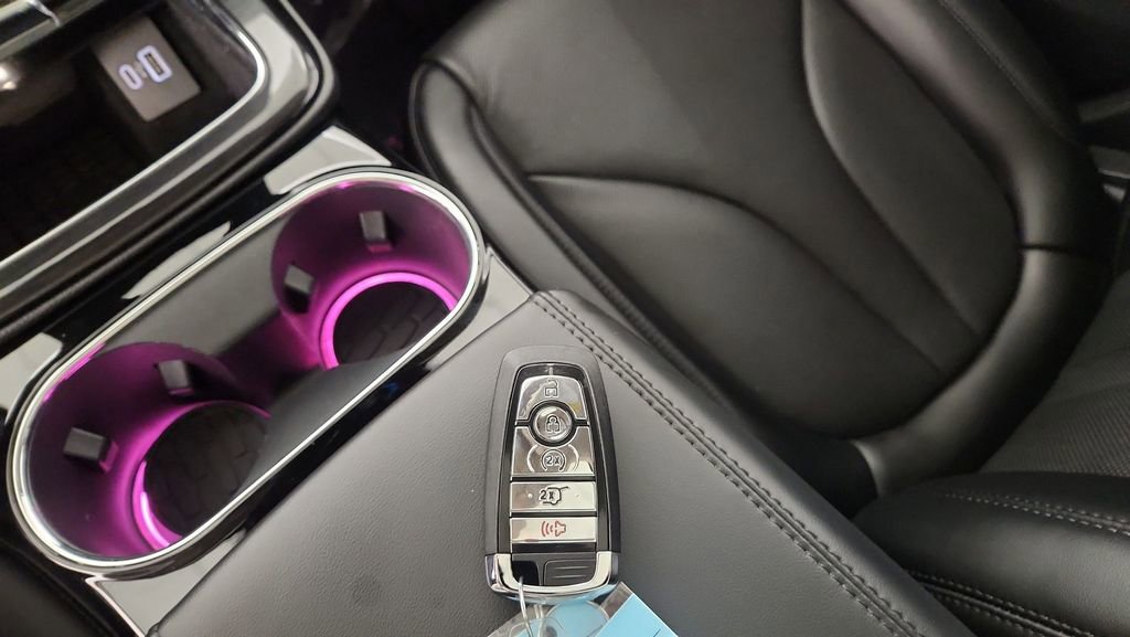 Used 2022 Lincoln Nautilus Reserve image 23