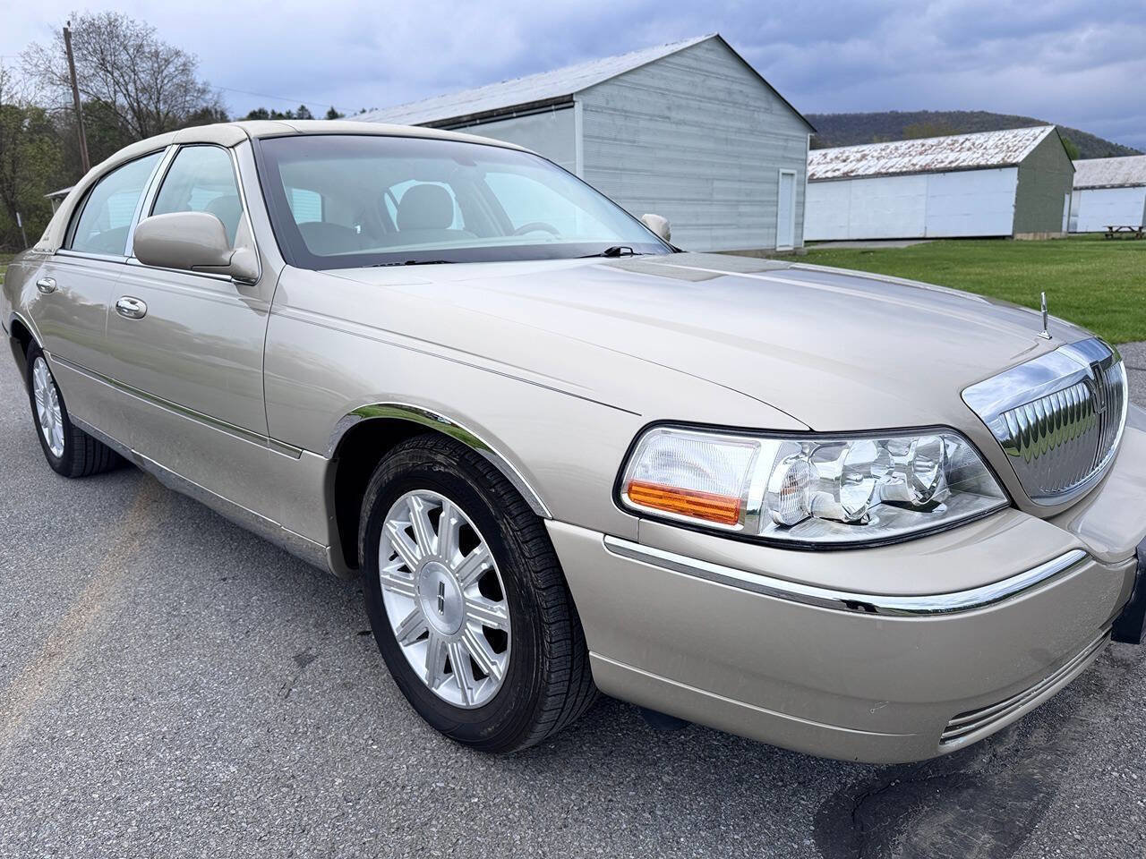Used 2008 Lincoln Town Car Signature Limited