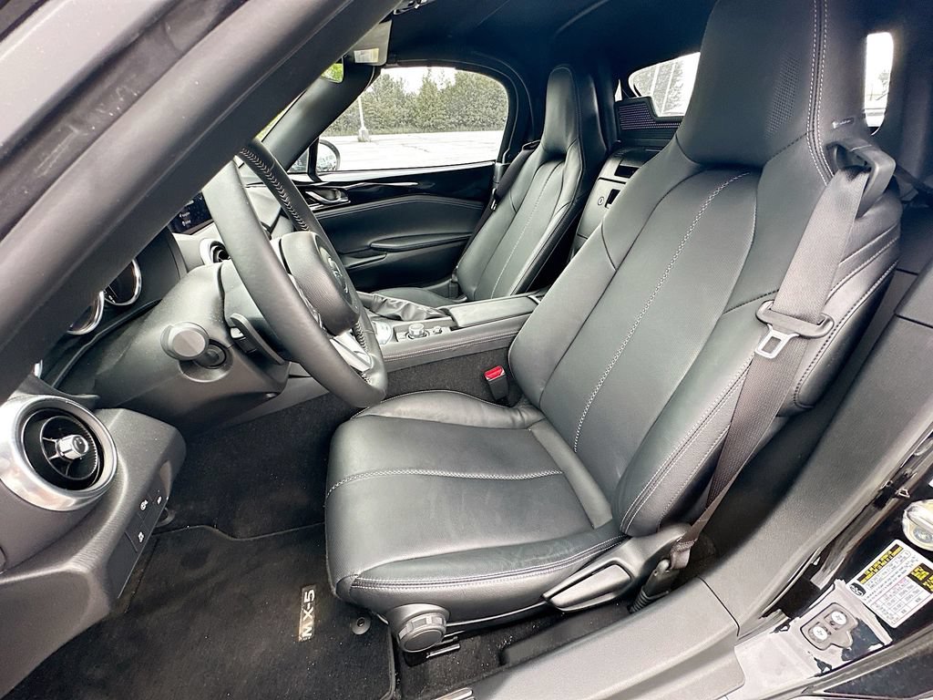 Used 2025 MAZDA MX-5 Miata Grand Touring RWD image 28