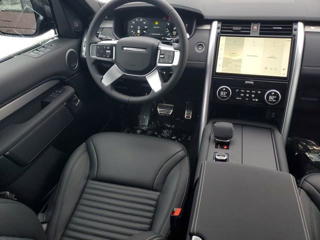 New 2026 Land Rover Discovery Limited Edition image 17