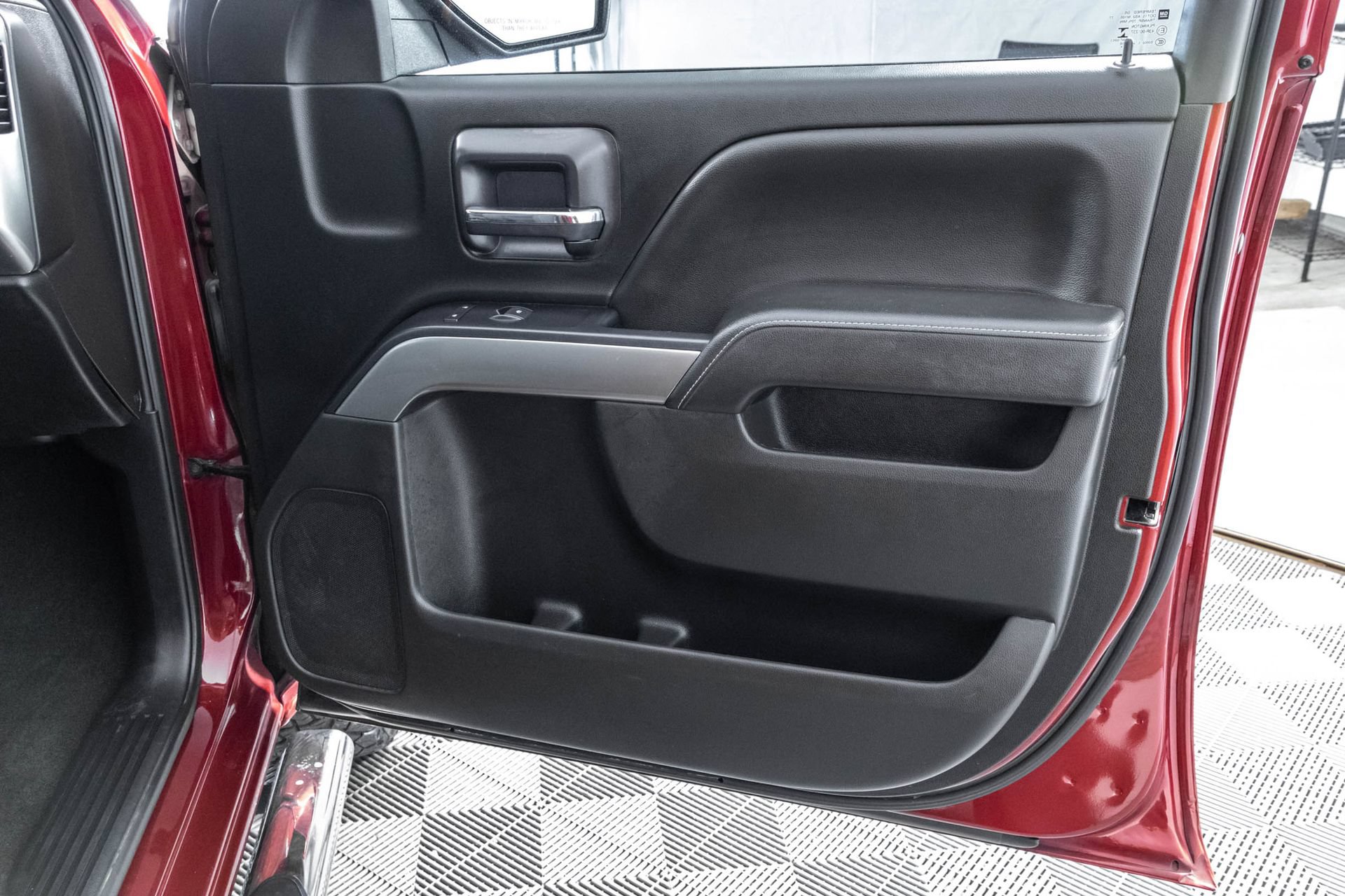 Used 2018 Chevrolet Silverado 1500 LT w/ All Star Edition AWD/4WD image 38