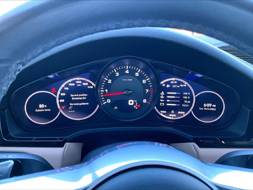 Used 2022 Porsche Cayenne Platinum Edition AWD/4WD image 25
