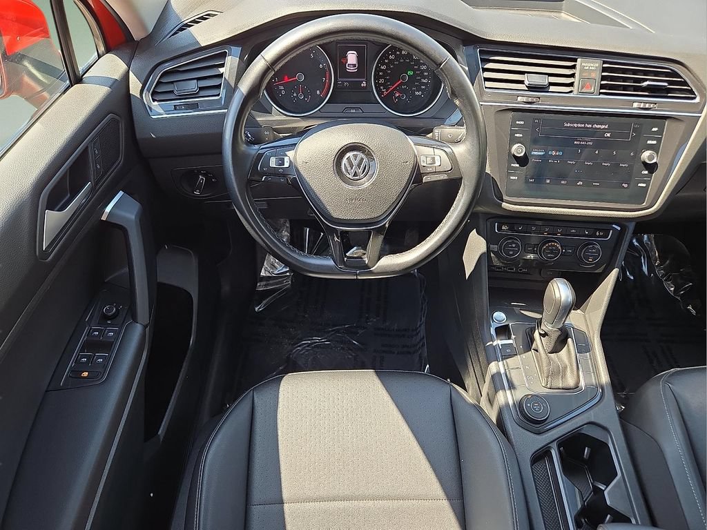 Used 2019 Volkswagen Tiguan SE w/ Panoramic Sunroof Package AWD/4WD image 11