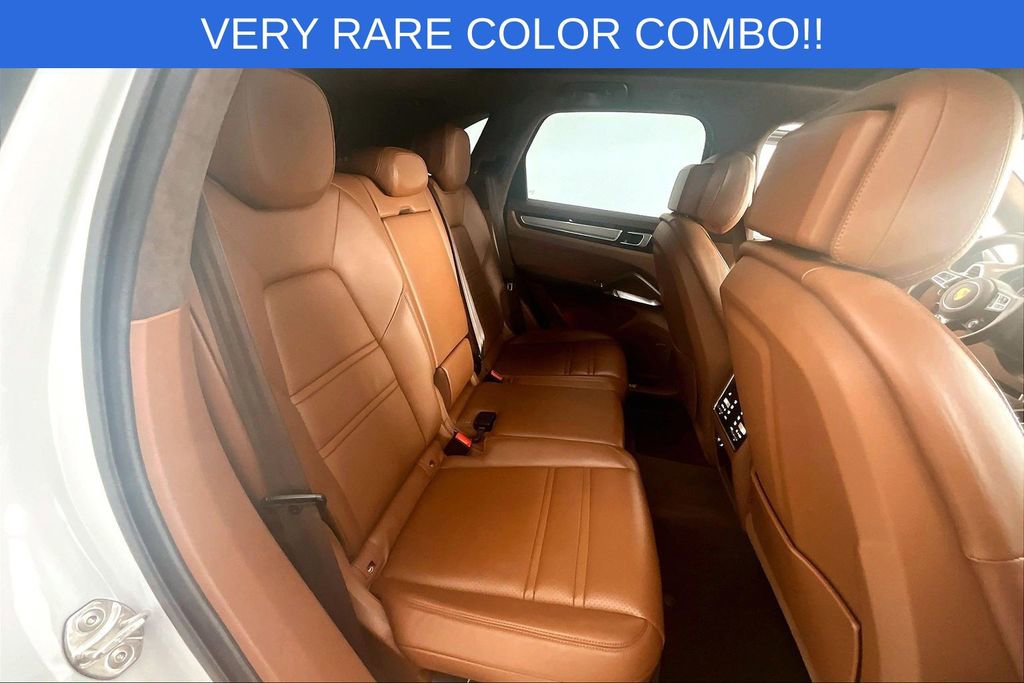 Used 2022 Porsche Cayenne Turbo S image 36
