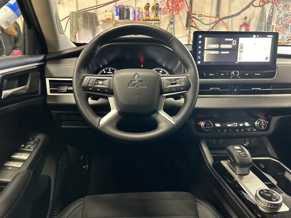 Used 2025 Mitsubishi Outlander SE AWD/4WD image 15