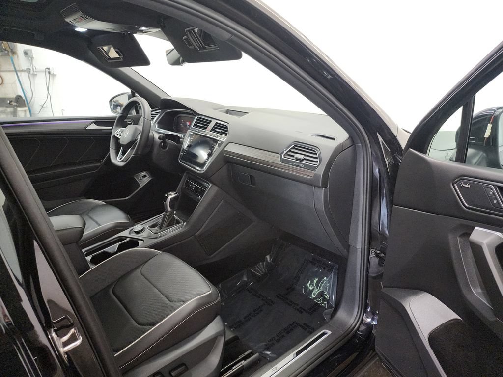 Used 2022 Volkswagen Tiguan SEL R-Line AWD/4WD image 35