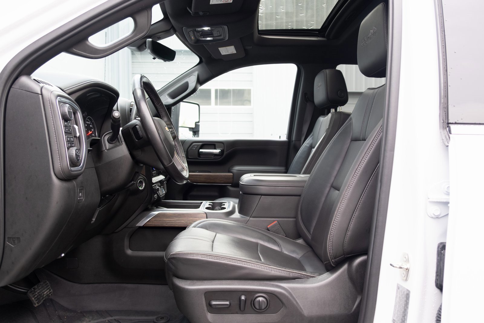 Used 2020 Chevrolet Silverado 3500 High Country w/ Technology Package image 13