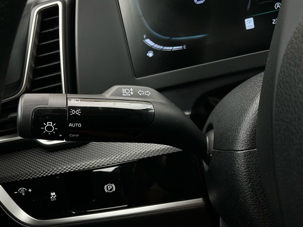 Used 2025 Kia Sportage LX image 33