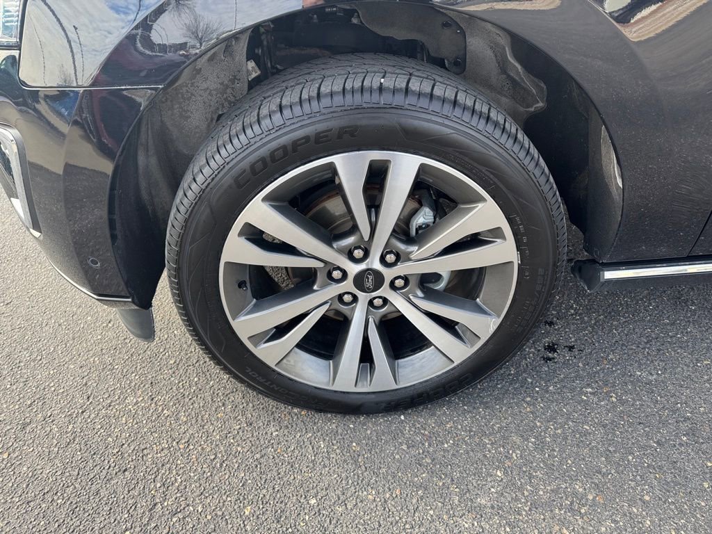 Certified 2021 Ford Expedition Max Platinum image 11