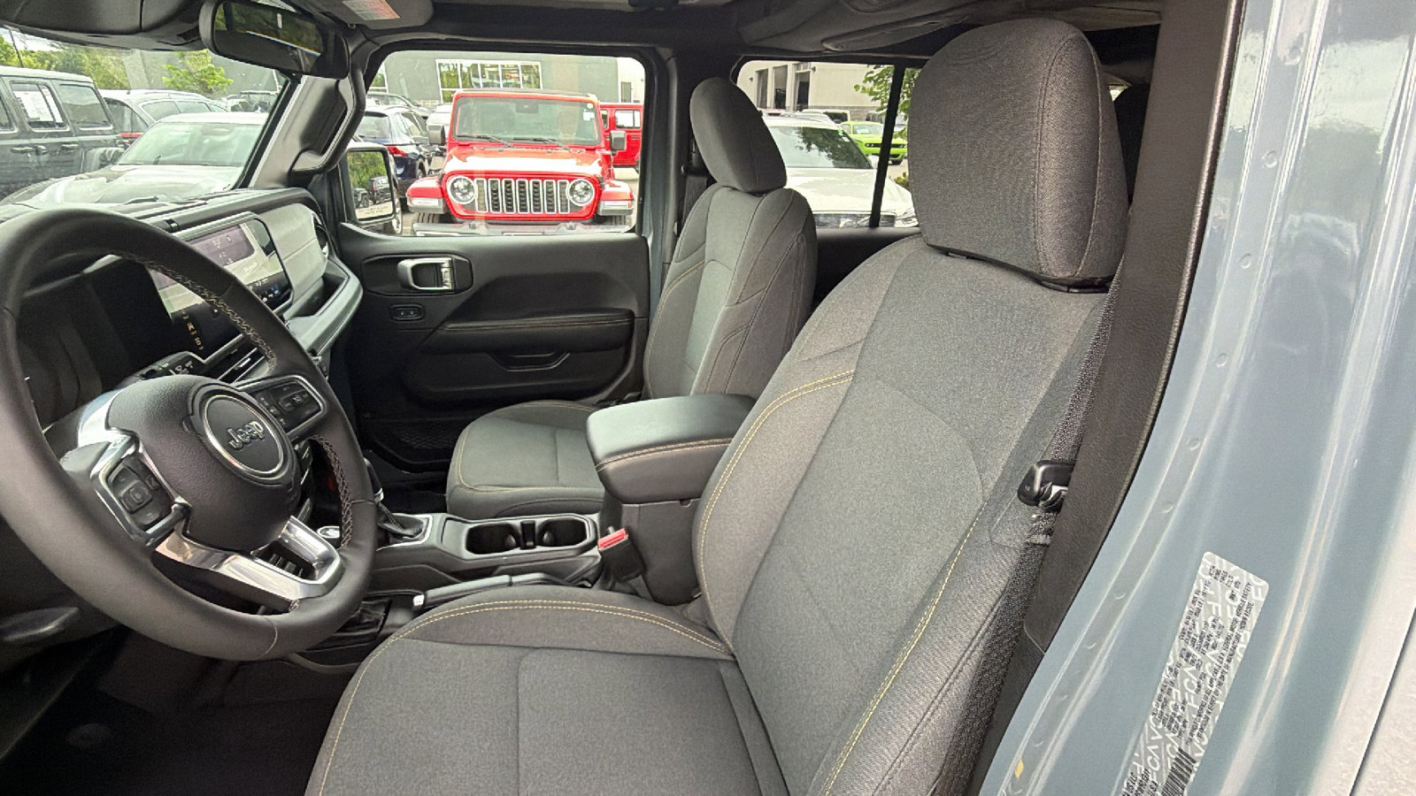 Used 2025 Jeep Wrangler Unlimited Sahara AWD/4WD image 17