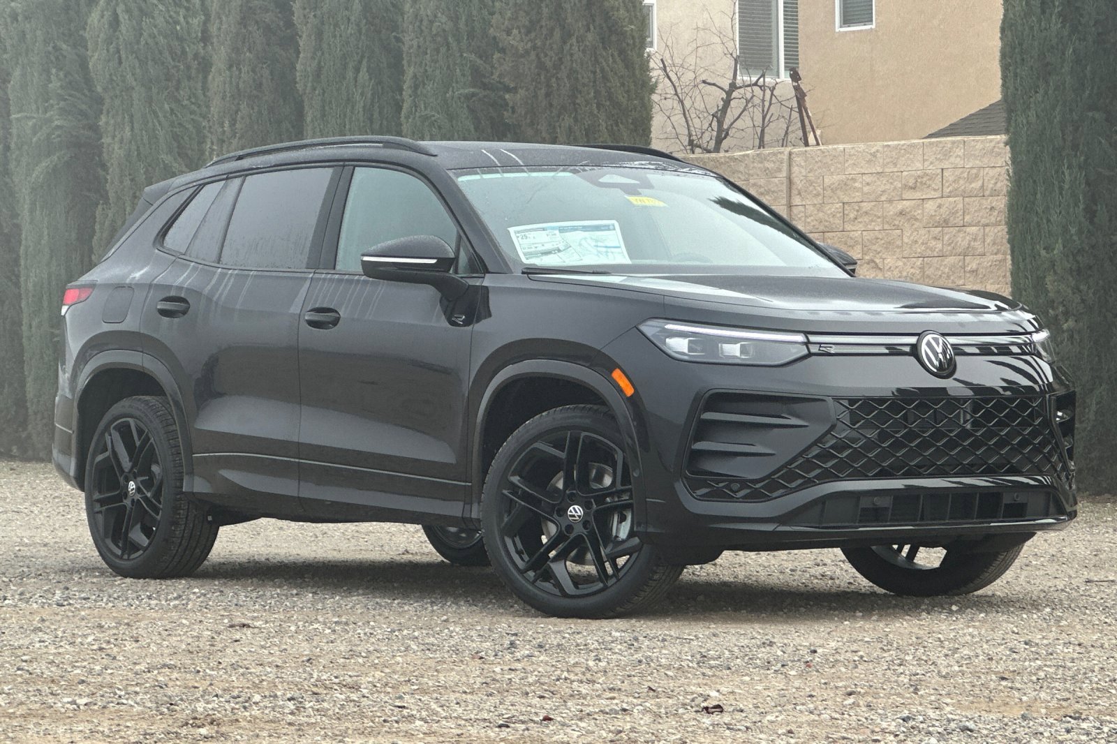 New 2026 Volkswagen Tiguan SE R-Line image 2