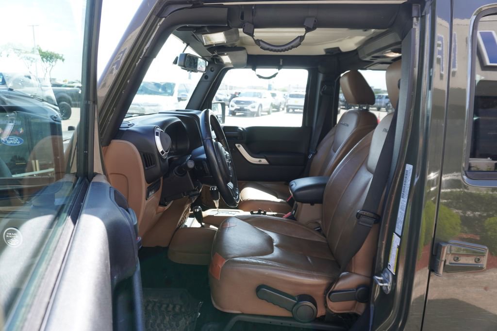 Used 2016 Jeep Wrangler Unlimited Rubicon w/ Connectivity Group image 7