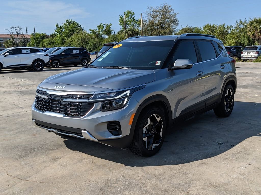 Certified 2025 Kia Seltos EX w/ EX Sunroof Package image 3