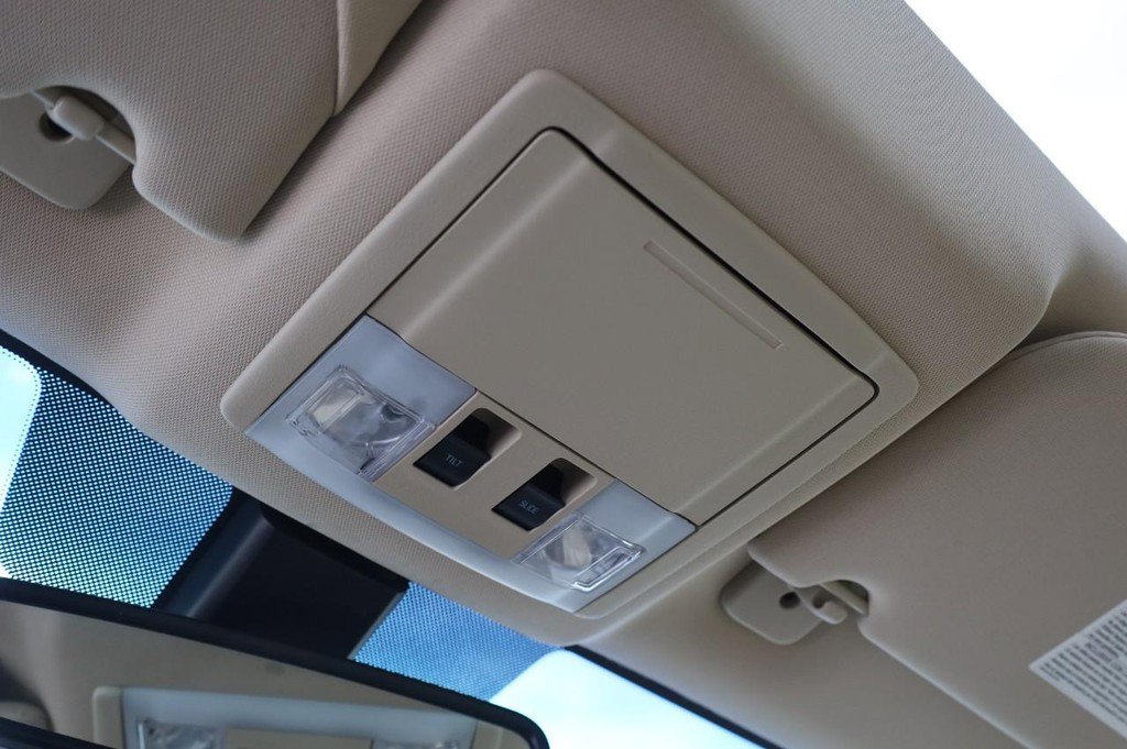 Used 2014 Ford Taurus Limited w/ Equipment Group 301A image 16