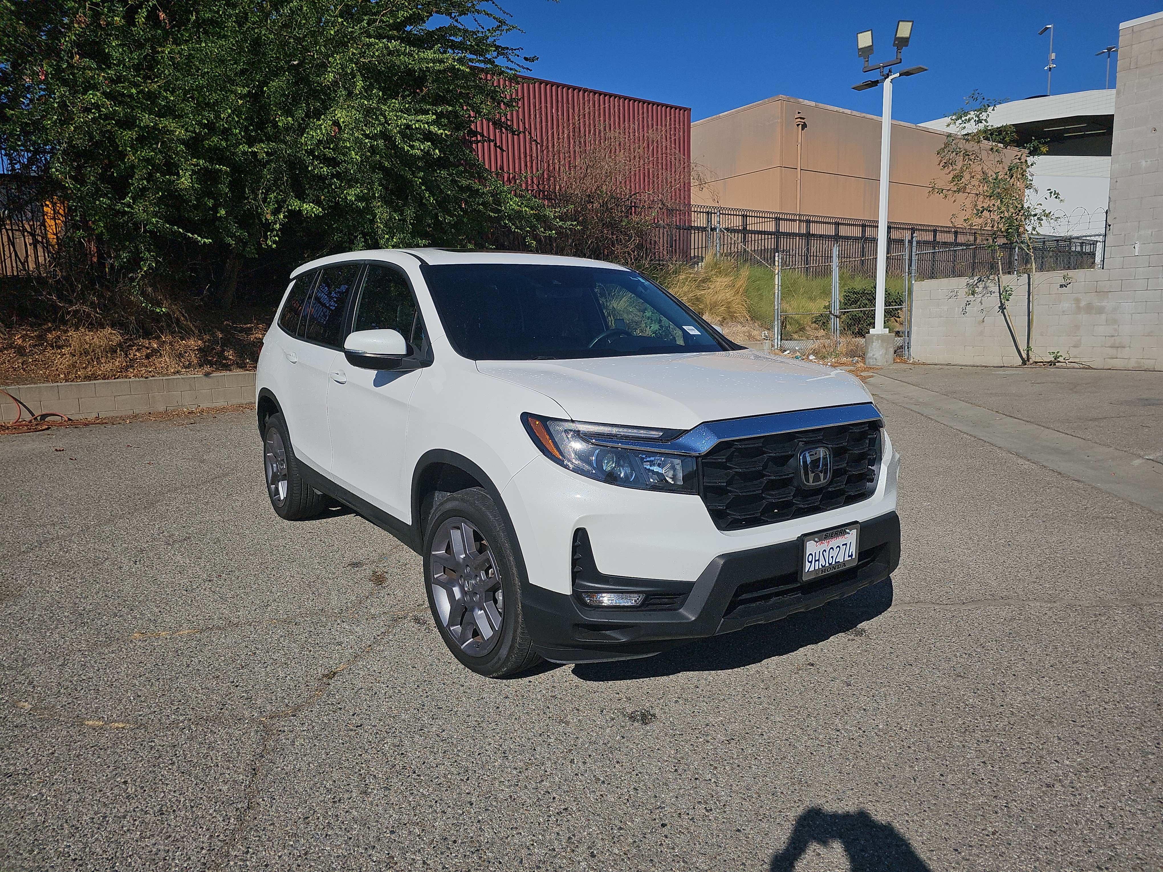 Used 2023 Honda Passport EX-L image 2