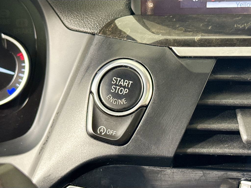 Used 2019 BMW X4 xDrive30i w/ Convenience Package image 17