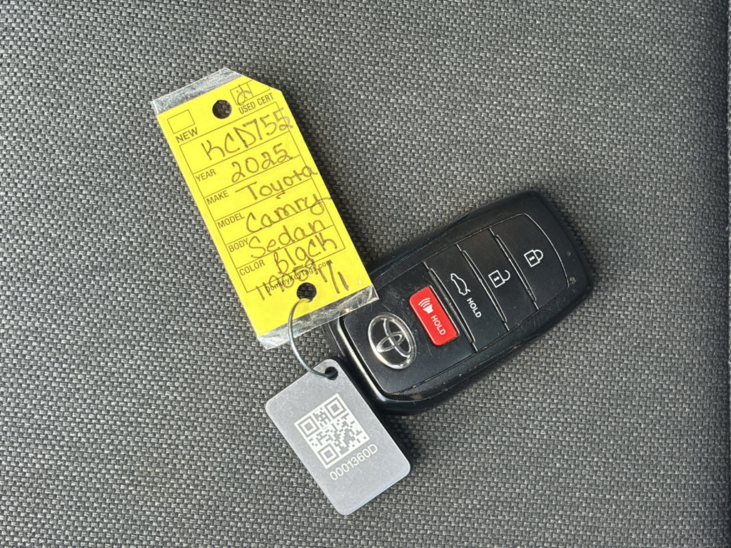 Used 2025 Toyota Camry LE FWD image 31