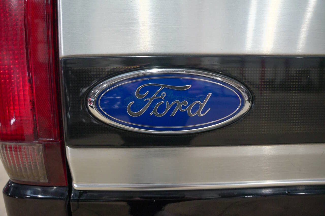 Used 1996 Ford Bronco XLT image 23