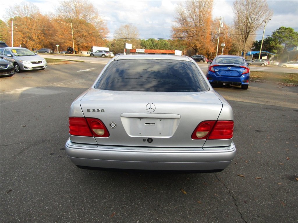 Used 1997 Mercedes-Benz E 320 Sedan image 7