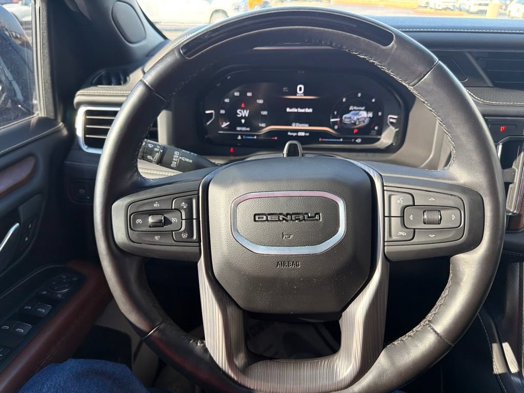 Used 2024 GMC Yukon Denali Ultimate AWD/4WD image 10
