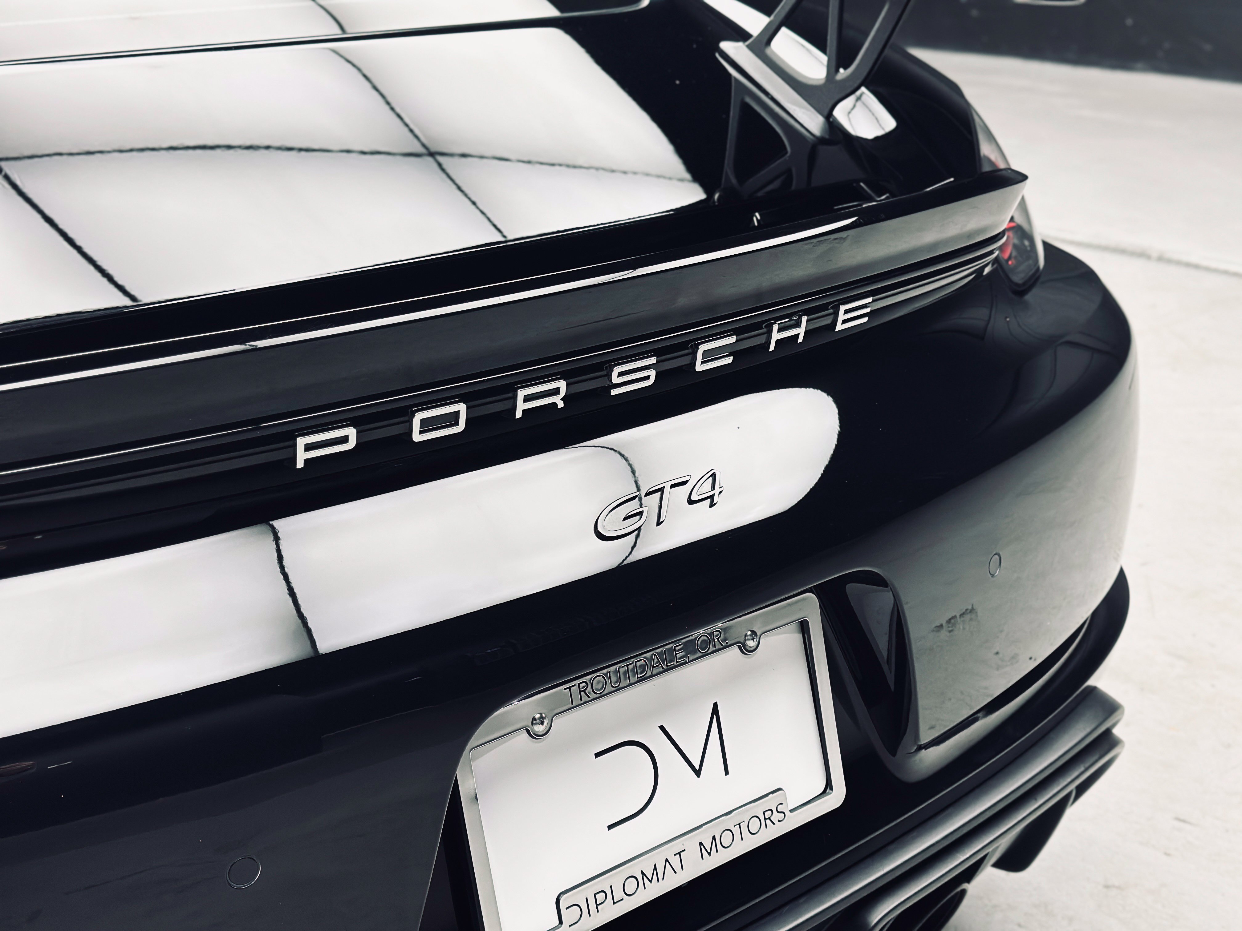 Used 2020 Porsche 718 Cayman GT4 RWD image 18