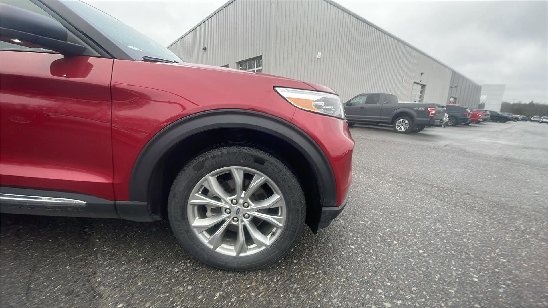 Used 2023 Ford Explorer XLT w/ Equipment Group 202A image 22