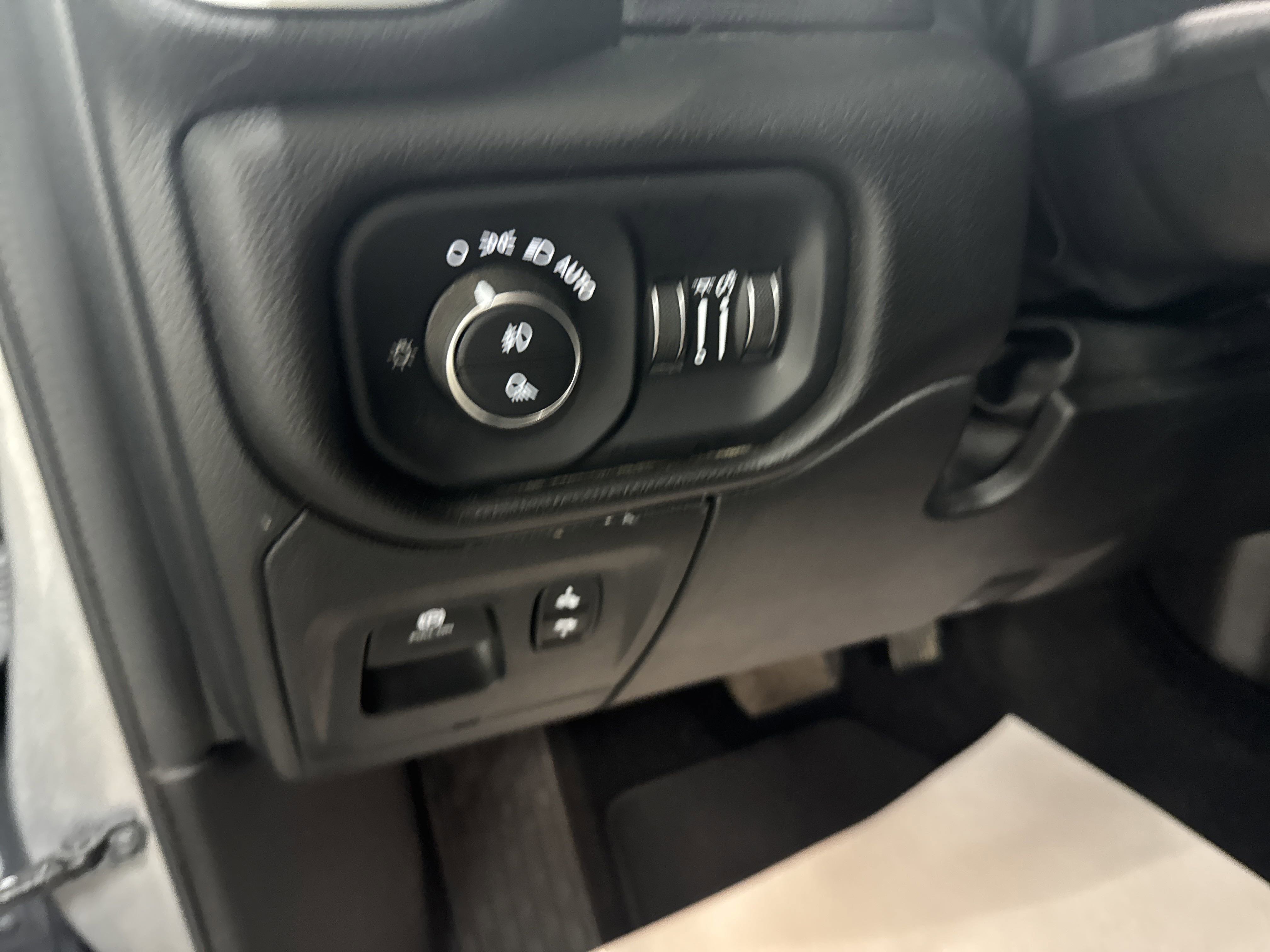 Used 2025 RAM 1500 Big Horn AWD/4WD image 11
