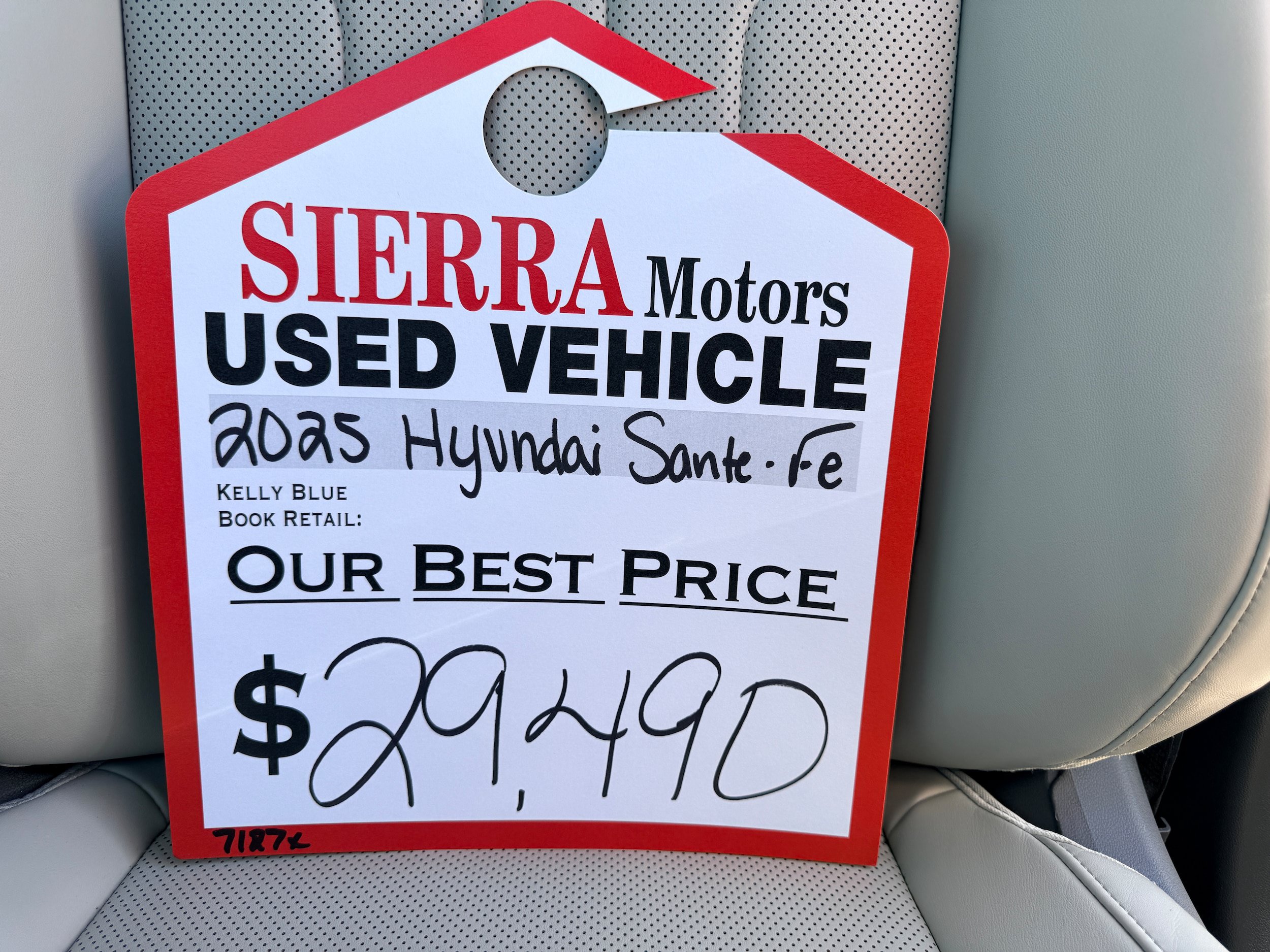 Used 2025 Hyundai Santa Fe SEL AWD/4WD image 9